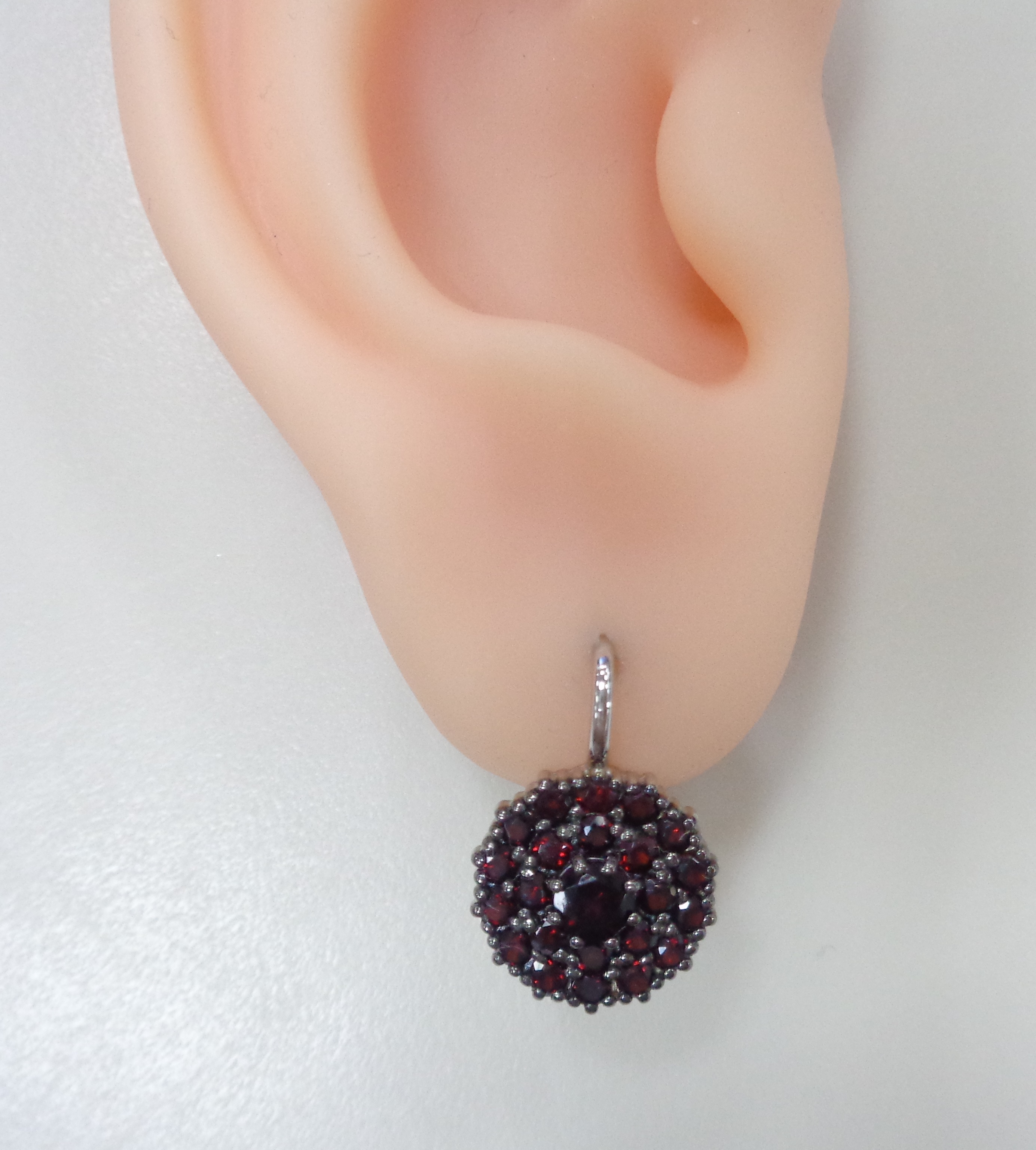 Серебряные серьги с чешскими гранатами